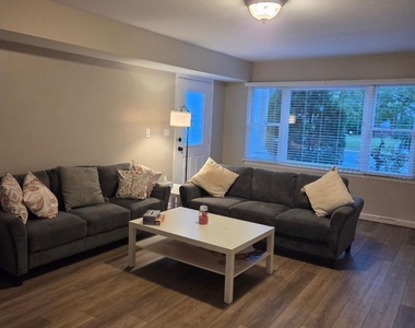 215 Main Street - Photo Thumbnail 5