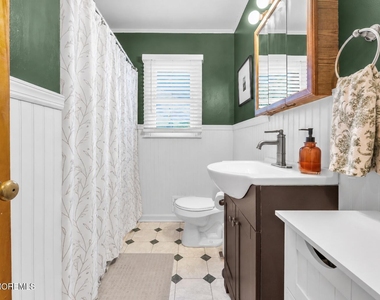 214 Furman Boulevard - Photo Thumbnail 11
