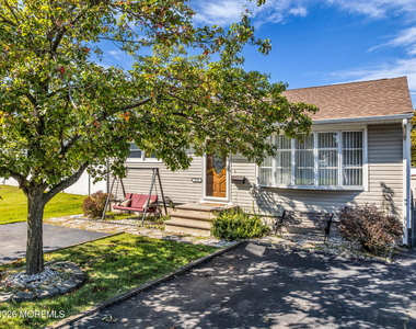 214 Furman Boulevard - Photo Thumbnail 2