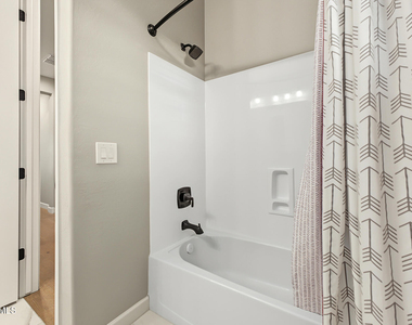 547 S 197th Avenue - Photo Thumbnail 32
