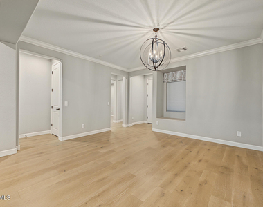547 S 197th Avenue - Photo Thumbnail 10