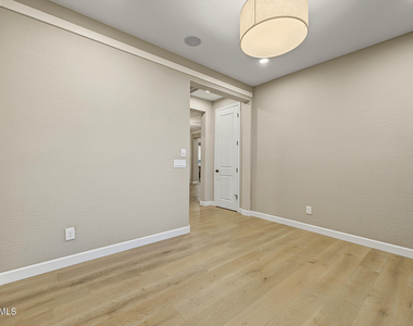 547 S 197th Avenue - Photo Thumbnail 20