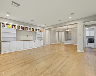 547 S 197th Avenue - Photo Thumbnail 8