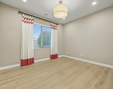 547 S 197th Avenue - Photo Thumbnail 19