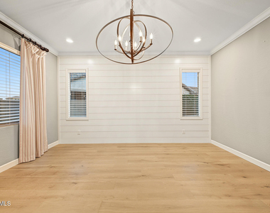547 S 197th Avenue - Photo Thumbnail 23