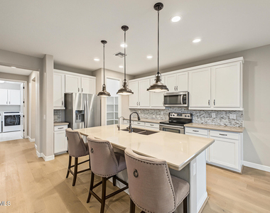 547 S 197th Avenue - Photo Thumbnail 13