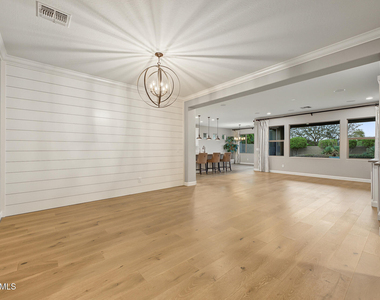 547 S 197th Avenue - Photo Thumbnail 11