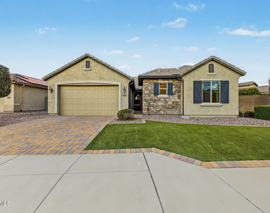 547 S 197th Avenue - Photo Thumbnail 1
