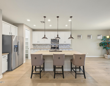 547 S 197th Avenue - Photo Thumbnail 16
