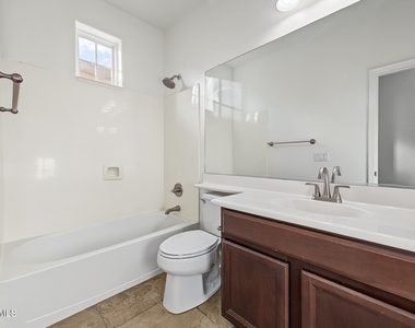 21052 W Elm Way Court - Photo Thumbnail 27