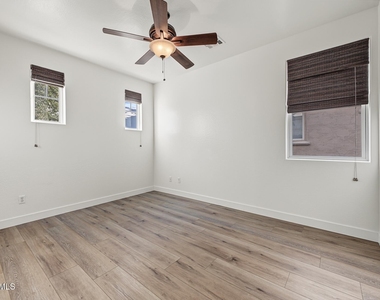 21052 W Elm Way Court - Photo Thumbnail 28