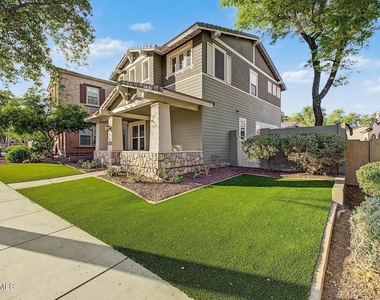 21052 W Elm Way Court - Photo Thumbnail 2