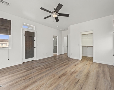 21052 W Elm Way Court - Photo Thumbnail 17
