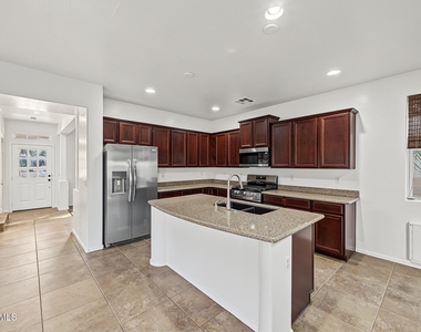 21052 W Elm Way Court - Photo Thumbnail 11