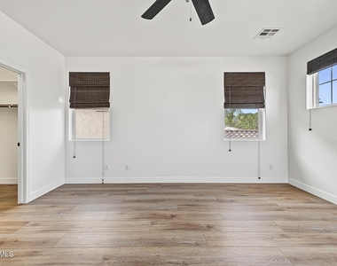 21052 W Elm Way Court - Photo Thumbnail 18