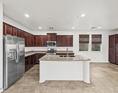 21052 W Elm Way Court - Photo Thumbnail 10