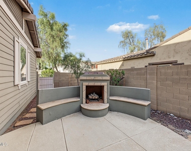 21052 W Elm Way Court - Photo Thumbnail 36
