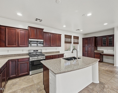21052 W Elm Way Court - Photo Thumbnail 14