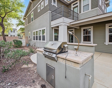 21052 W Elm Way Court - Photo Thumbnail 38