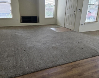 14250 W Wigwam Boulevard - Photo Thumbnail 5