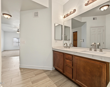 5350 E Deer Valley Drive - Photo Thumbnail 15