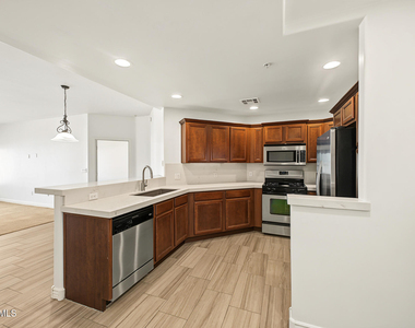 5350 E Deer Valley Drive - Photo Thumbnail 5