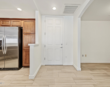 5350 E Deer Valley Drive - Photo Thumbnail 6