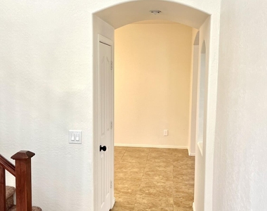 1632 W Dugan Drive - Photo Thumbnail 7