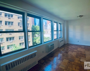 East 36 Street - Photo Thumbnail 1