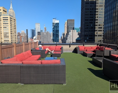 East 39th Street - Photo Thumbnail 5