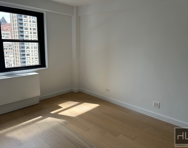 East 39th Street - Photo Thumbnail 3