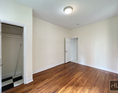 East 38 Street - Photo Thumbnail 1