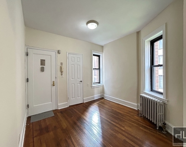 East 38 Street - Photo Thumbnail 3