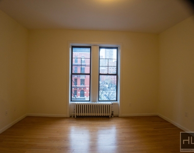 West 72 Street - Photo Thumbnail 2