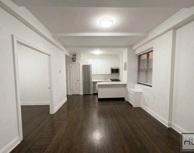 West 55 Street - Photo Thumbnail 2