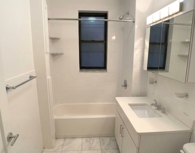 West 55 Street - Photo Thumbnail 3