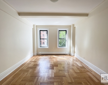 West 79 Street - Photo Thumbnail 5