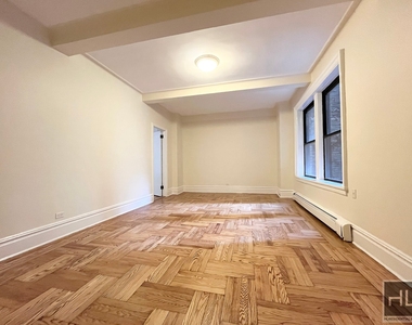 West 79 Street - Photo Thumbnail 2