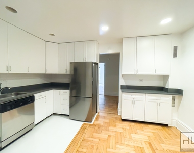 West 79 Street - Photo Thumbnail 8