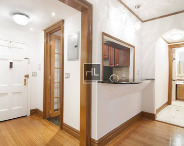 West 58th Street - Photo Thumbnail 1