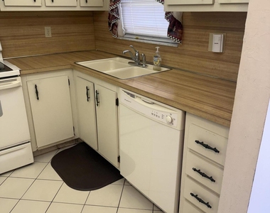 6670 Royal Palm Boulevard - Photo Thumbnail 2