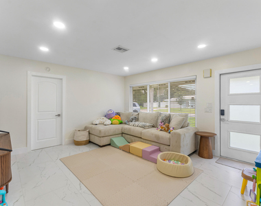 2350 Niki Jo Lane - Photo Thumbnail 7
