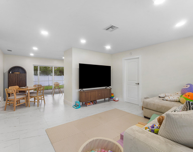 2350 Niki Jo Lane - Photo Thumbnail 9
