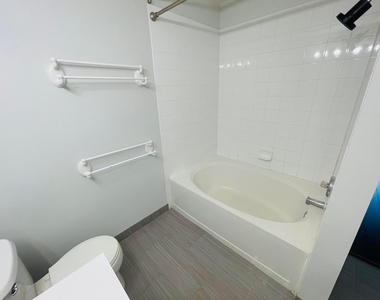 939 Kokomo Key Lane - Photo Thumbnail 9