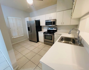 939 Kokomo Key Lane - Photo Thumbnail 5