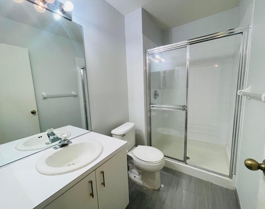 939 Kokomo Key Lane - Photo Thumbnail 12