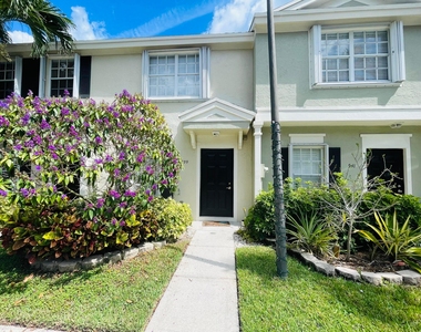 939 Kokomo Key Lane - Photo Thumbnail 2