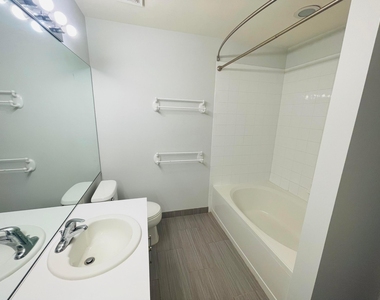 939 Kokomo Key Lane - Photo Thumbnail 8
