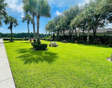 939 Kokomo Key Lane - Photo Thumbnail 19