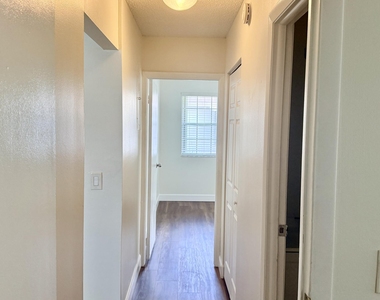 8061 Sw 20th Place - Photo Thumbnail 9